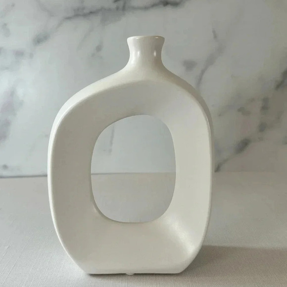 White Art- deco Ceramic Vase - Picture 1 of 6